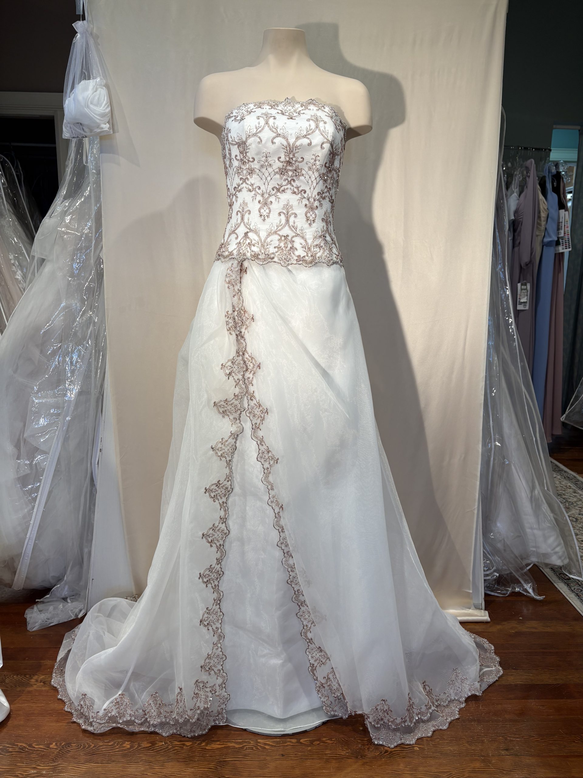 SOPHIA TOLLI Y2728 Size 6 Ivory/Spice