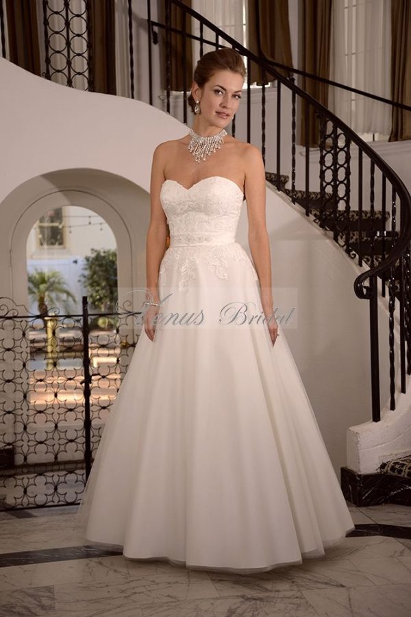 Venus VN6907 size 10 Ivory